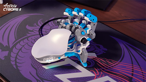 異形の片手用キーパッドの改良版「Azeron Cyborg II」が登場。ホール