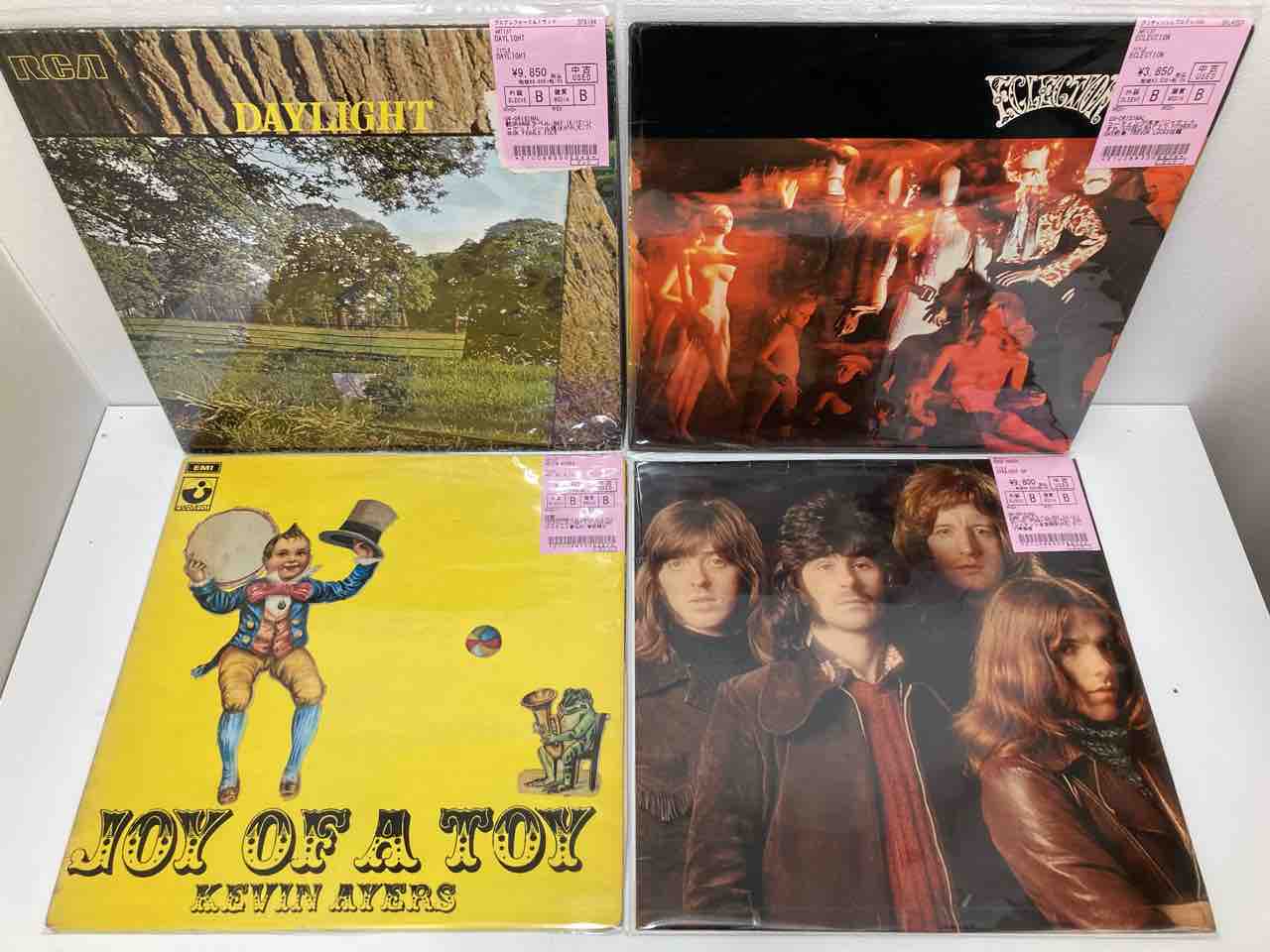 MC5」「MERCHANTS OF DREAM」「LEATHERCOATED MINDS」など、ロック