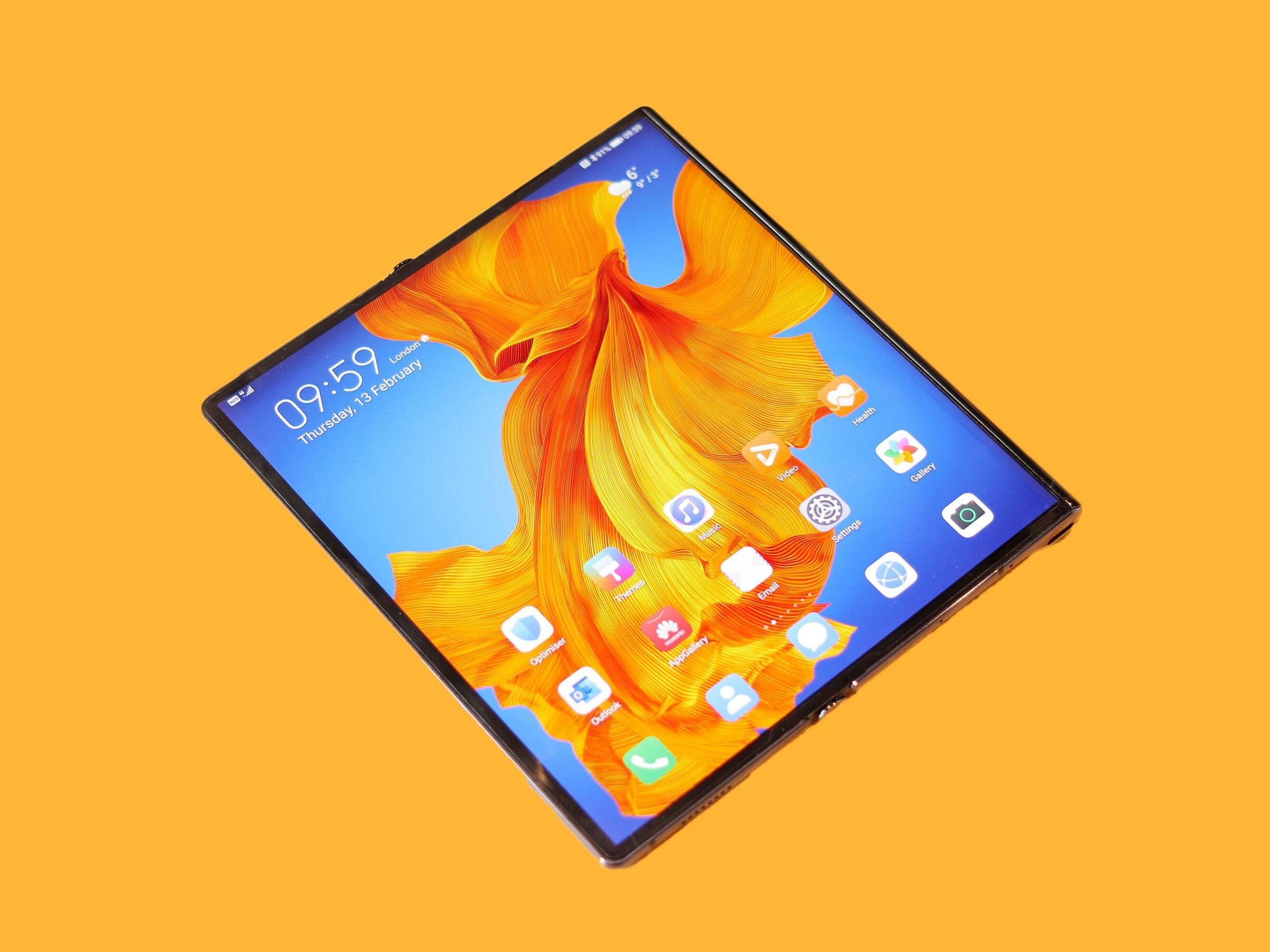 ファーウェイの「Mate Xs」は優れた折り畳みスマートフォンだが、“貿易