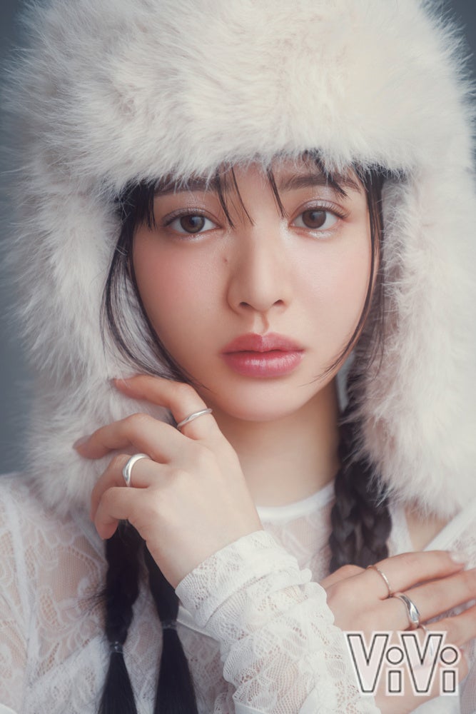 モコモコのともだちと共演！？「主役色のアウターが欲しい」畑芽育と櫻