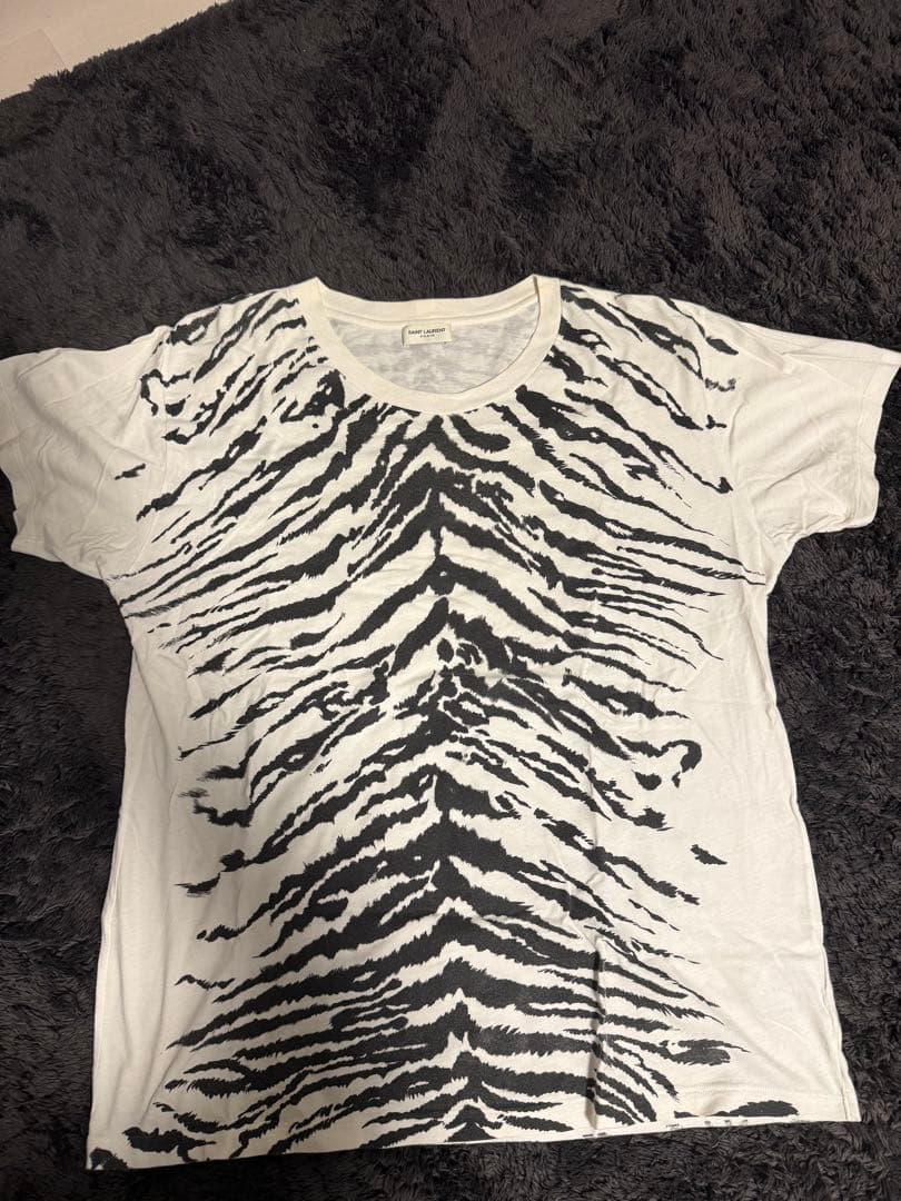 SAINT LAURENT トラ柄 Tシャツ カサンドラ Tシャツ（ピケ） ブラック | Saint Laurent | YSL JA-JP