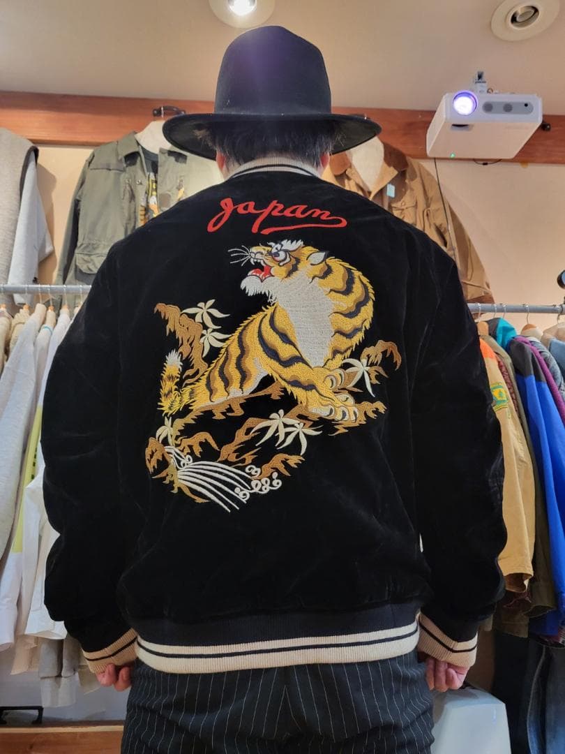 50'sライク刺繍ベロアリバーシブルスカジャン●サイズM●（商品番号4964） JSKJ-006 鷹虎龍刺繍/別珍リバーシブルスカジャン - スカジャンの