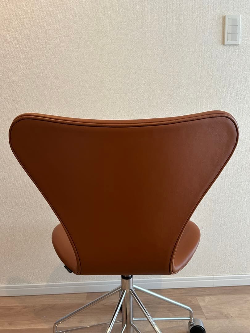 セブンチェア オフィスチェア フルパディング エッセンシャルレザー