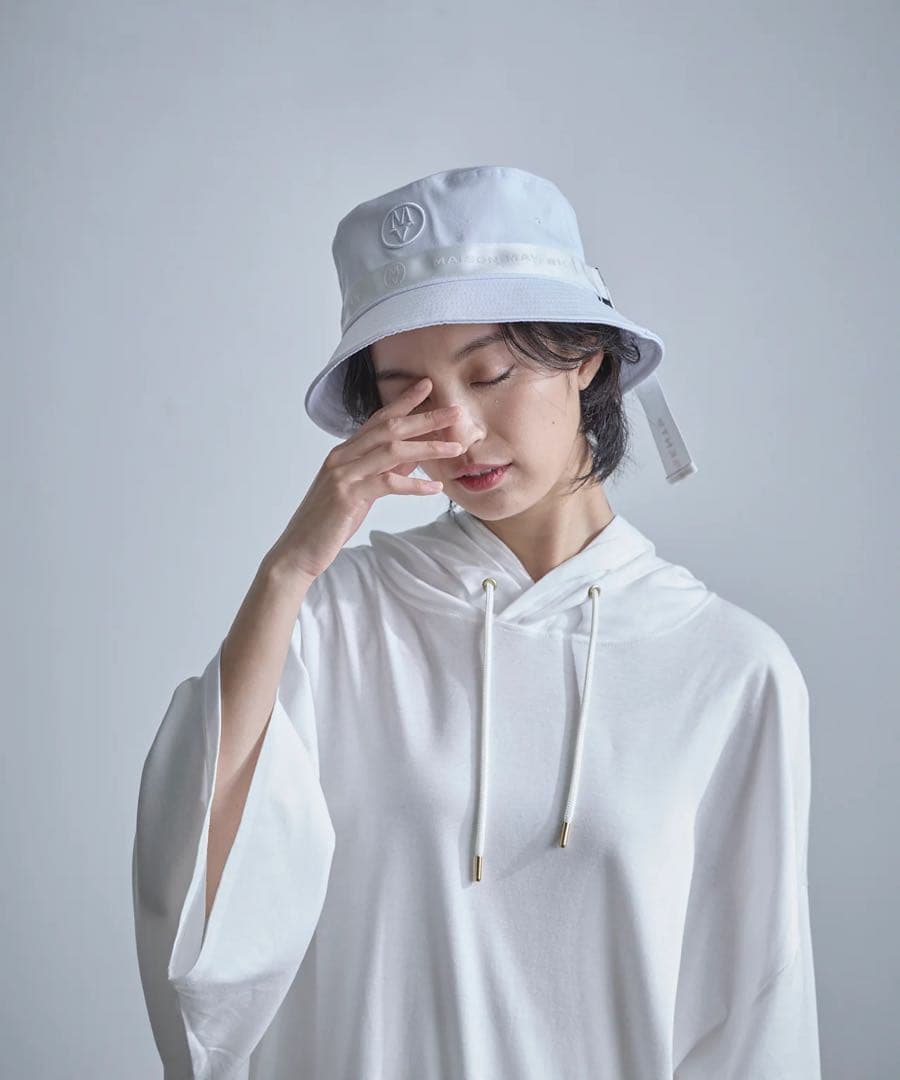 メゾンマヴェリックプレゼンツ★リボンテープベルト ロゴ刺繍バケットハット LUXE】ロゴリボンバケットハット | デサントゴルフ公式