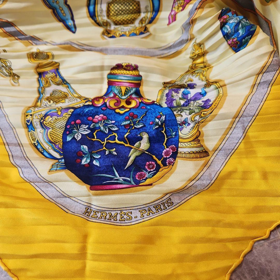 HERMÈS 香水瓶デザイン プリーツスカーフ エルメス HERMES/スカーフ カレ55 香水瓶 Les flacons Bandana ワイン