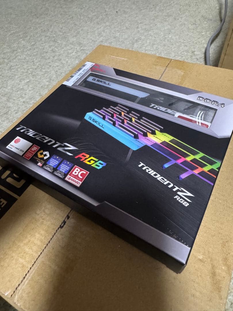 メモリー G.SKILL Trident Z RGB 16GB DDR4 3200MHz Amazon | G.skill DDR4 Trident Z RGB F4-2666C18D-16GTZR (DDR4-2666