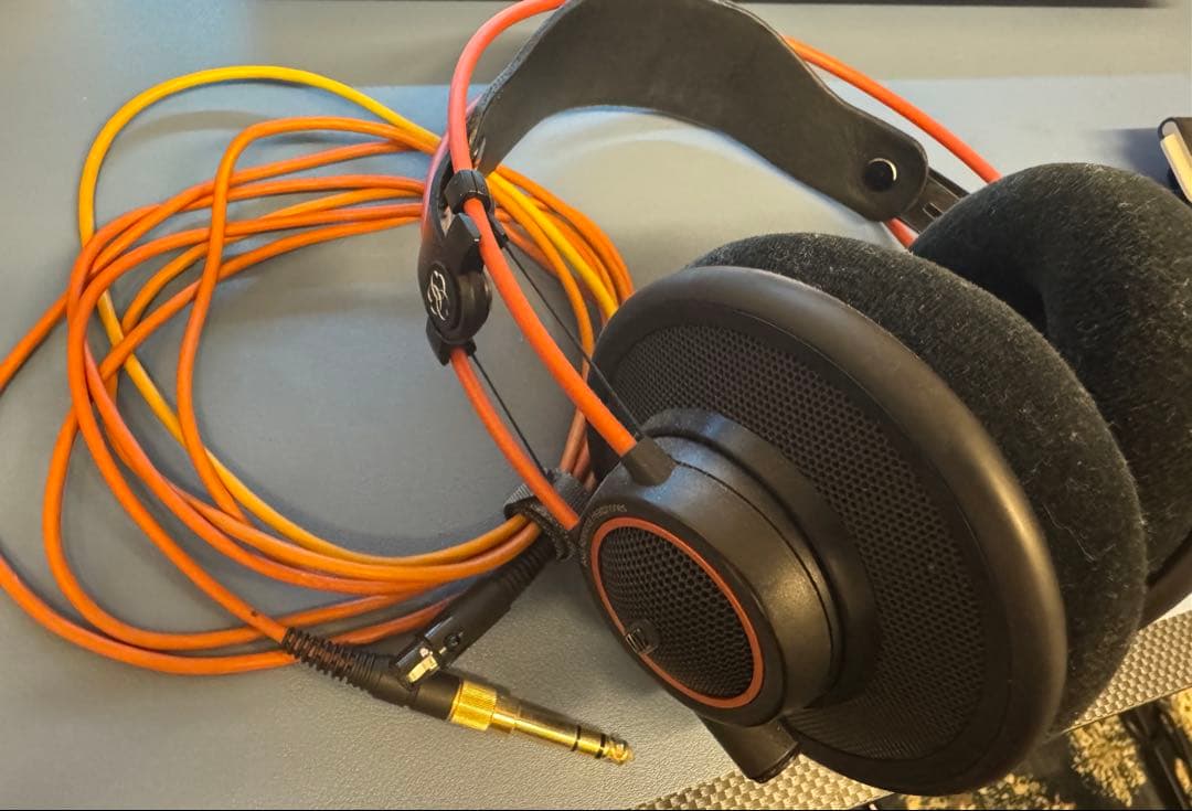 AKG K712pro 有線ヘッドホン Amazon.com: AKG Pro Audio K712 PRO, Wired, Over-Ear, Open Back
